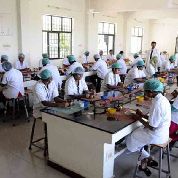 ACPM Medical College, Dhule