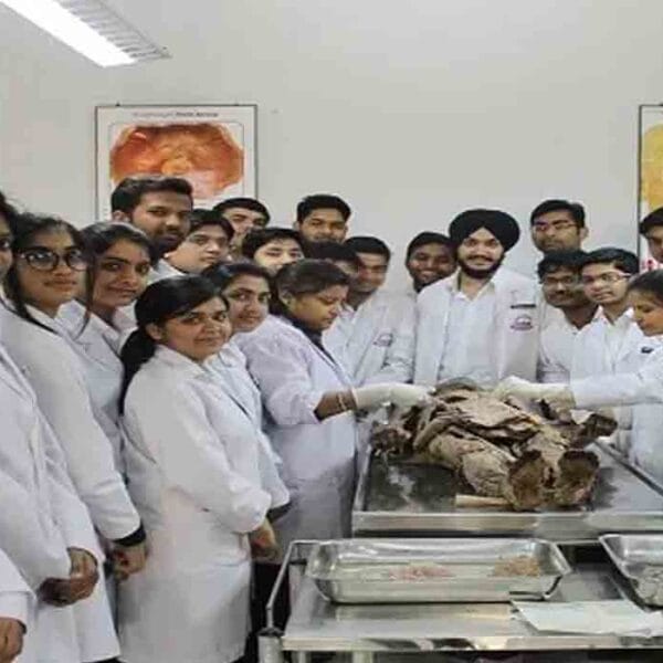 Varunarjun Medical College And Rohilkhand Hospital