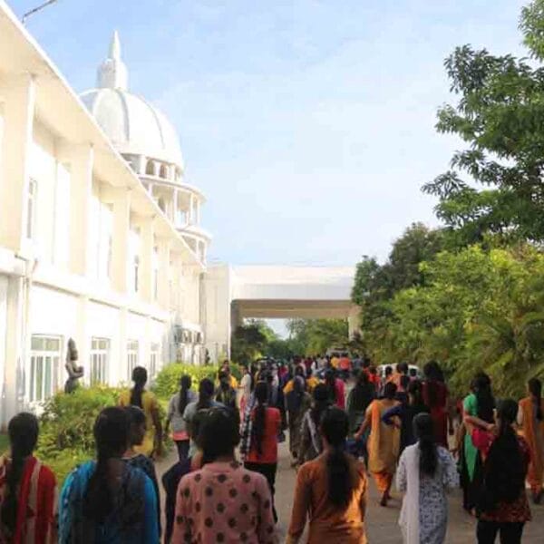 Aarupadai Veedu Medical College