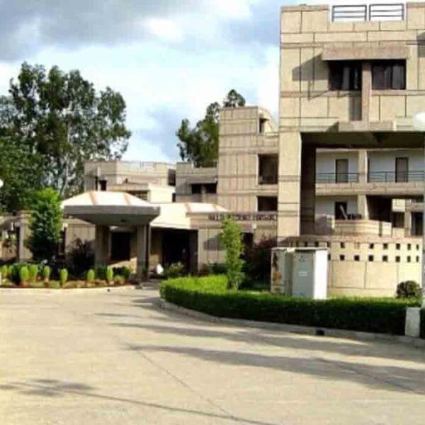 Indian Institute of Technology Kanpur [MBA]