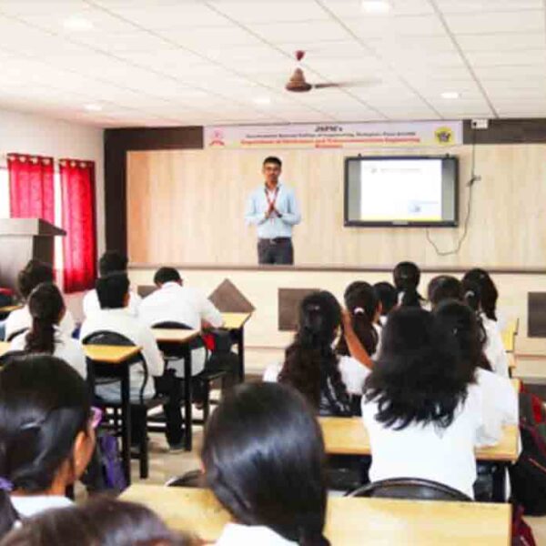 Rajarshi Shahu College of Engineering